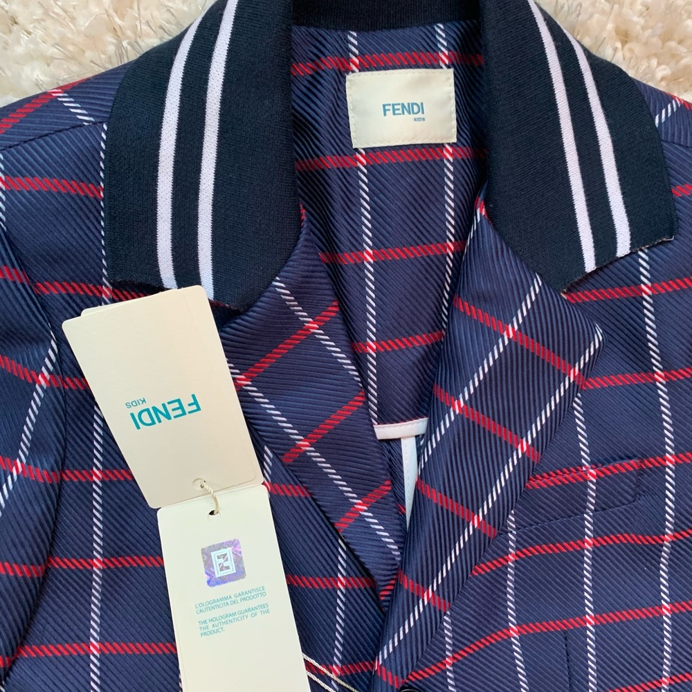 Fendi Junior Jacket
Navy blue  junior blazer - Picture 4 of 9